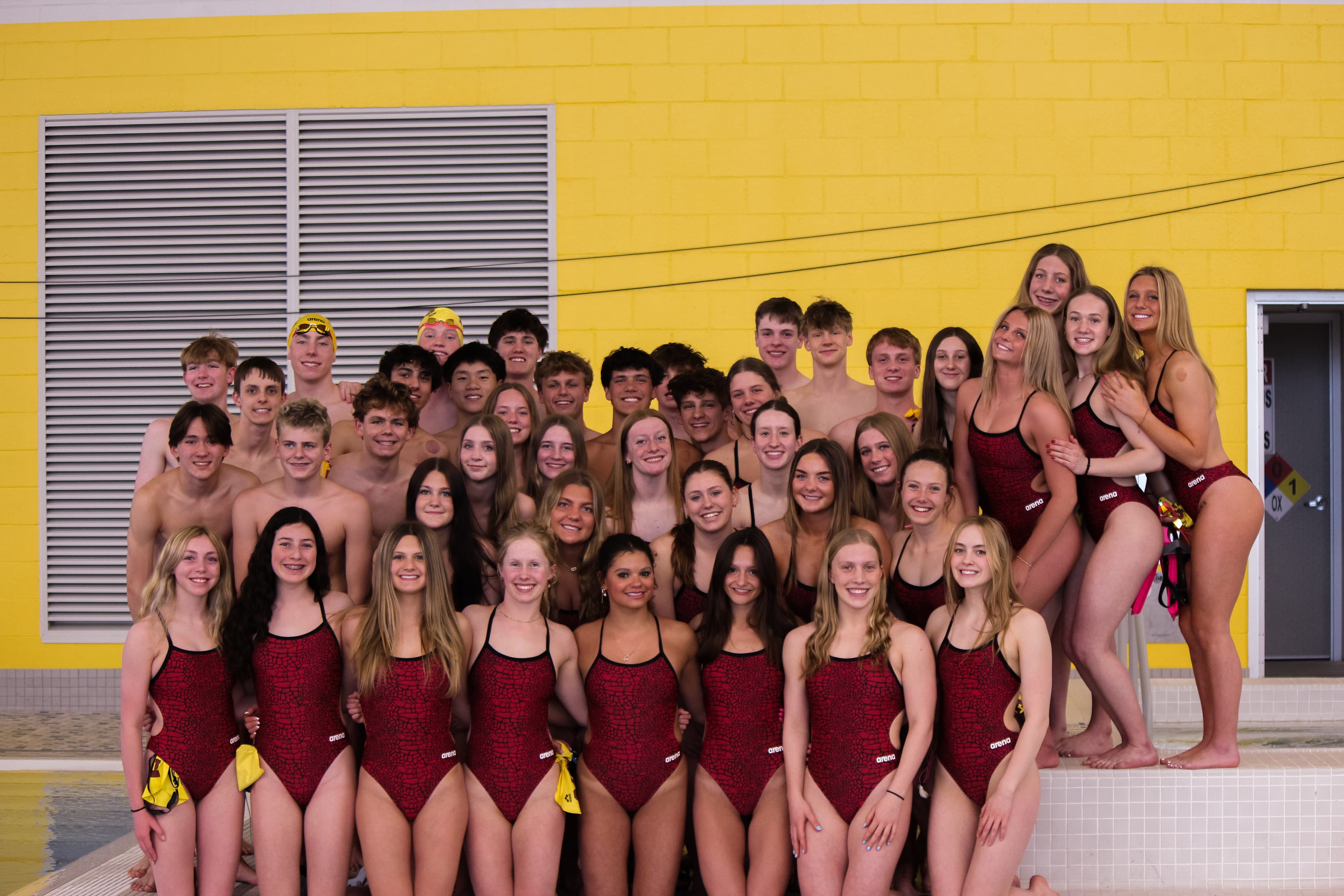 Team photo at the meet